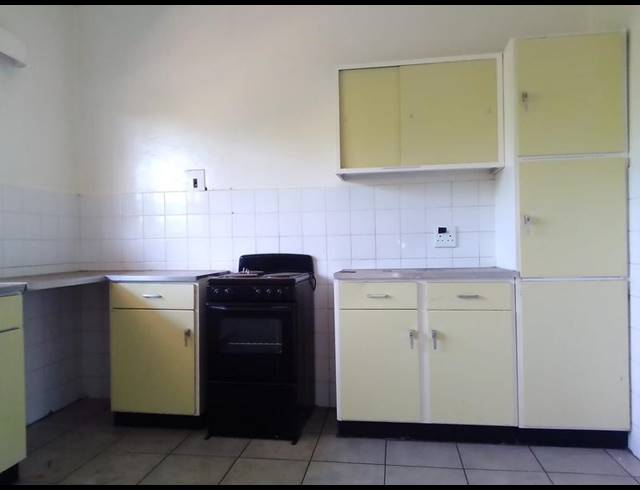 3 BEDROOM PROPERTY TO RENT IN FLORIDA LAKE